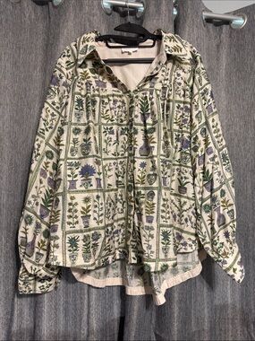 entro Cream Floral Block-Print Long Sleeve Button-Up Top